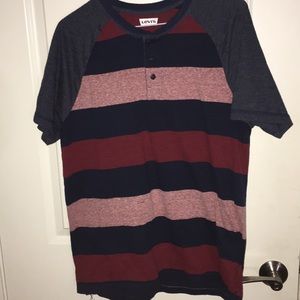 Levi button tee